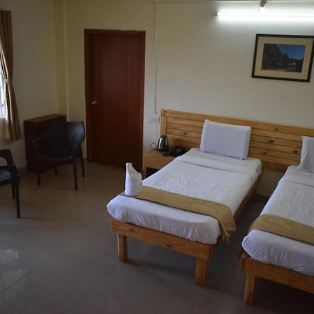 Hotel Travellers Inn Шиллонг Экстерьер фото