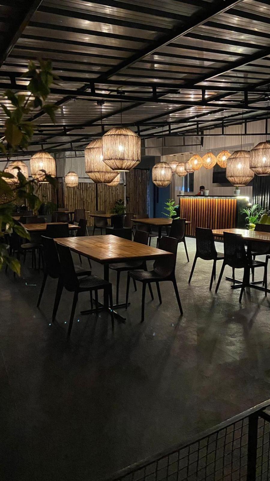 Hotel Travellers Inn Шиллонг Экстерьер фото