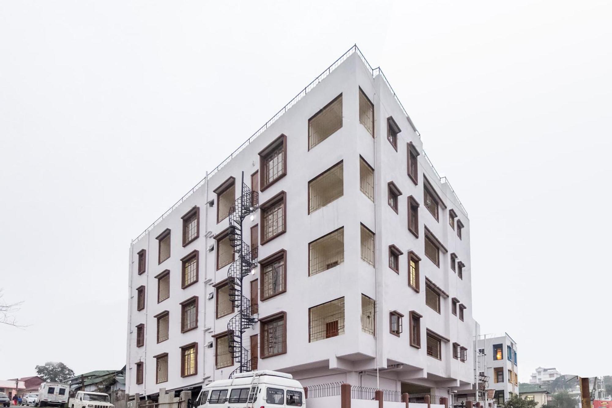 Hotel Travellers Inn Шиллонг Экстерьер фото