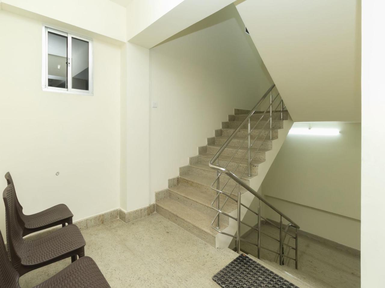 Hotel Travellers Inn Шиллонг Экстерьер фото