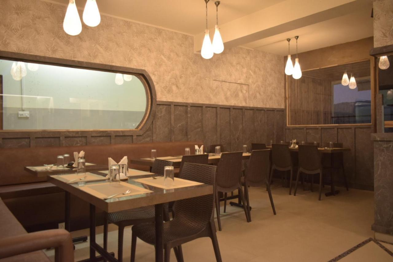 Hotel Travellers Inn Шиллонг Экстерьер фото