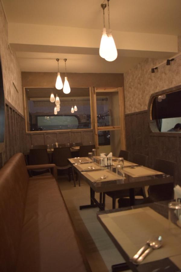 Hotel Travellers Inn Шиллонг Экстерьер фото