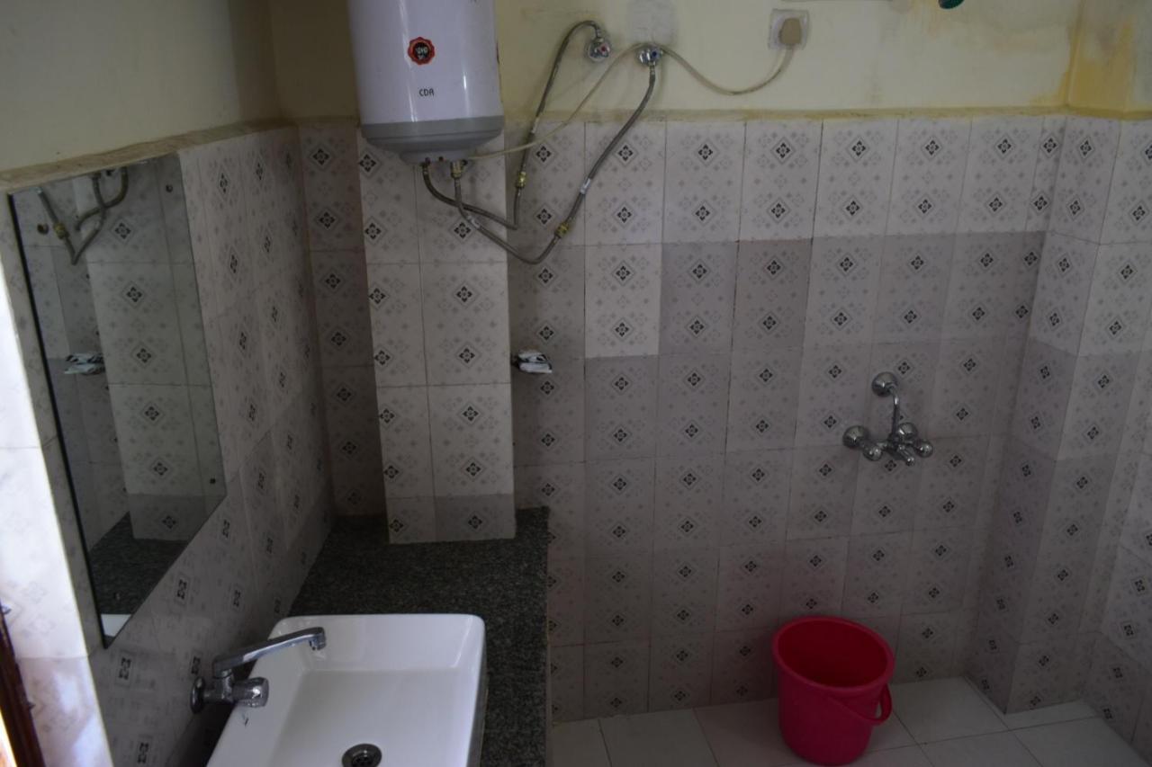 Hotel Travellers Inn Шиллонг Экстерьер фото